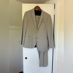 Jcrew seersucker suit. Jacket 38S pants 31/32.
